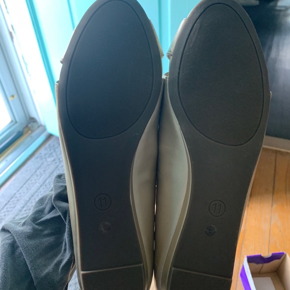 NWT East5th Open Toe Gold Wedge - 11 - Picture 5 of 5